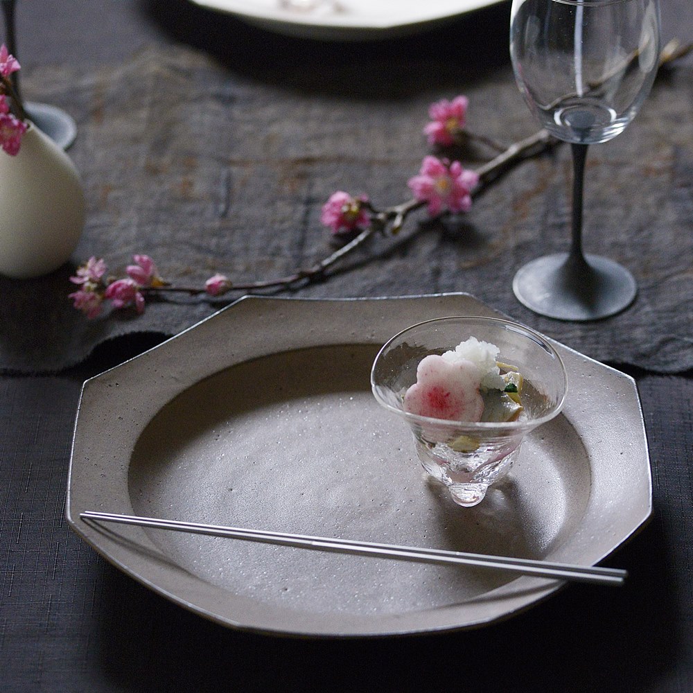 藤田千絵子｜リム八角プレート｜作家の器と暮らす。IVORY