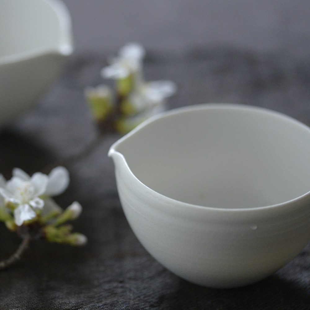 水野幸一｜古白磁 片口｜作家の器と暮らす。IVORY