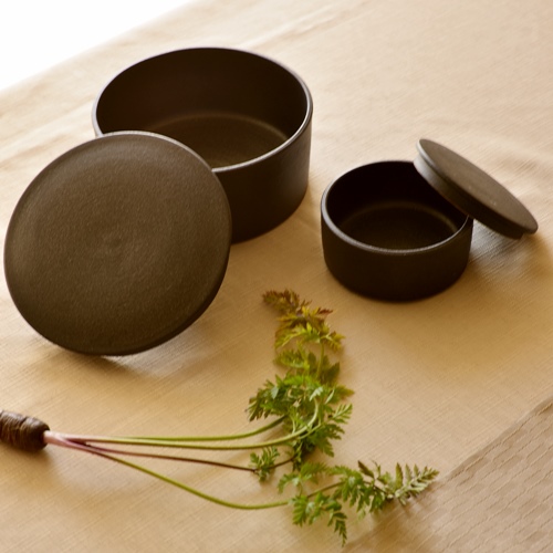小野俊｜黒鉄釉蓋物（大）｜作家もの和食器通販通販 IVORY