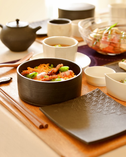 小野俊｜黒鉄釉蓋物（大）｜作家もの和食器通販通販 IVORY