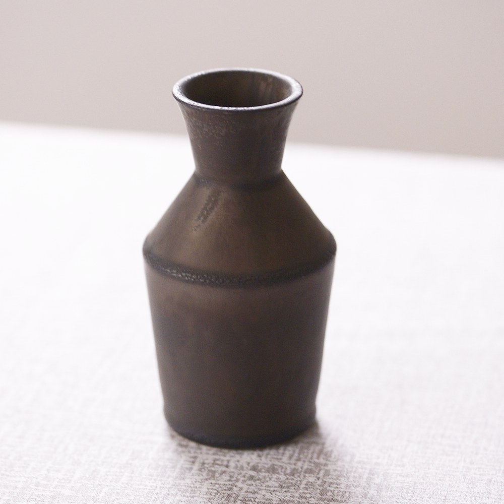 若生沙耶香 花瓶】ブロンズ釉 淡路島 - 深みと落ち着きのある、洗練