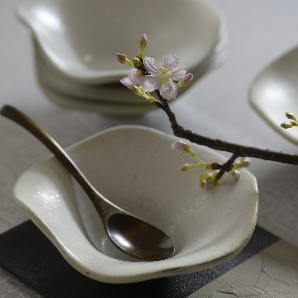 村上直子｜花の器｜作家もの和食器通販”IVORY