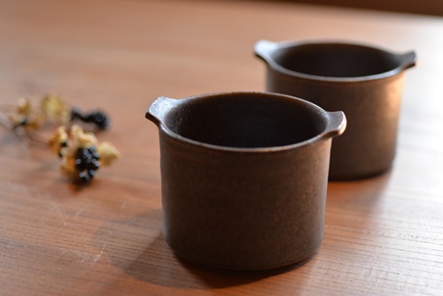 橋本忍｜鉄黒ココット｜作家もの和食器通販”IVORY
