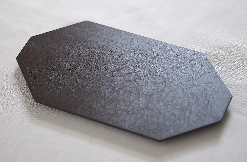 革文様トレイ ｜漆器｜作家もの和食器通販”IVORY