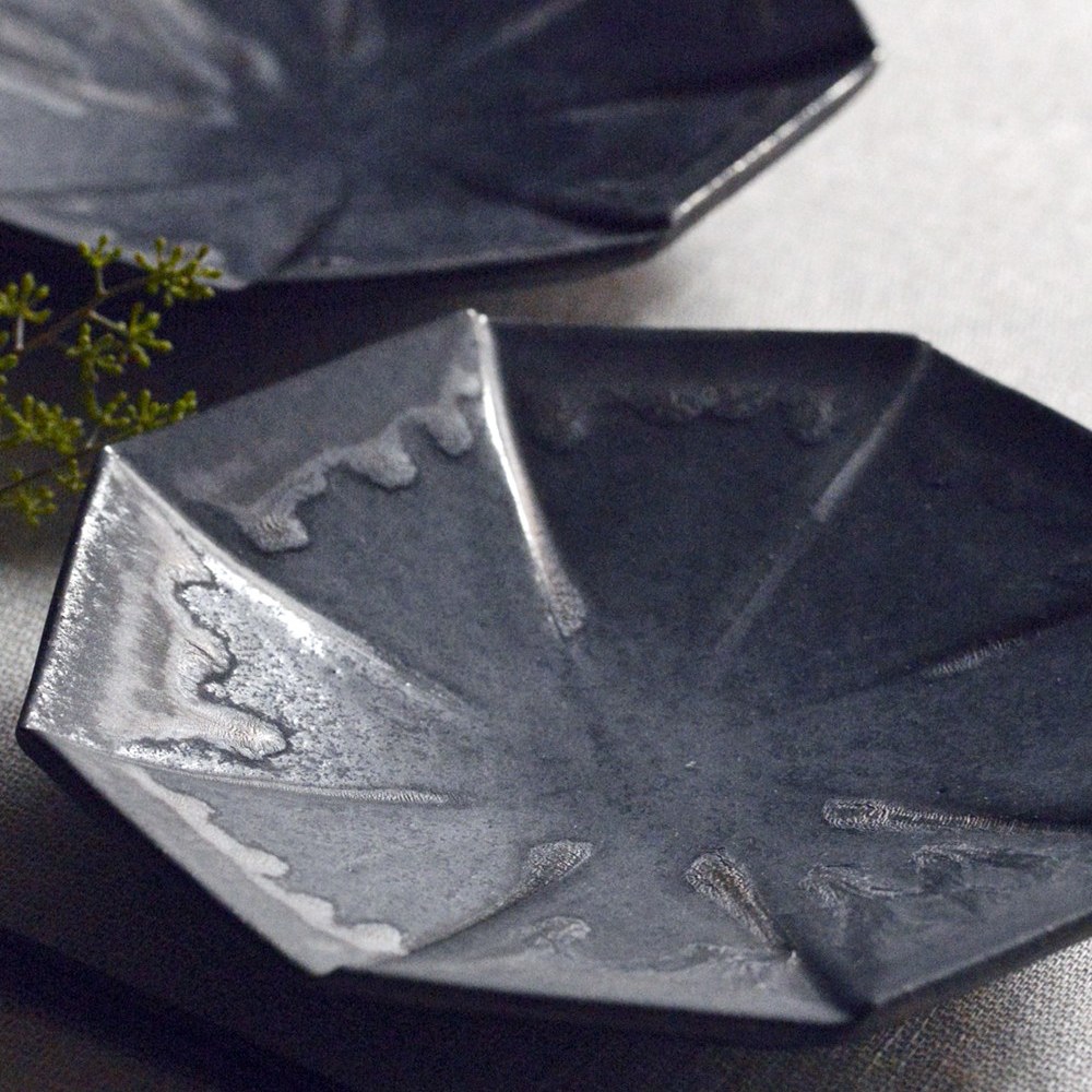 黒彩八角皿M