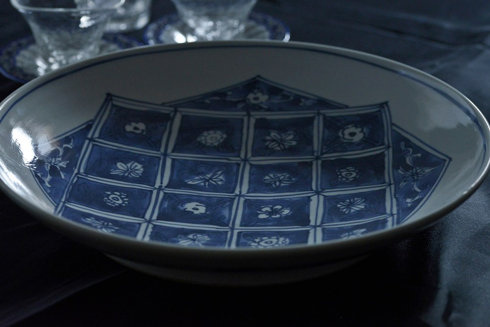 瑛生の器（九谷美陶園）｜瑛生の器 九谷美陶園 染付さらさ文様尺皿(魯