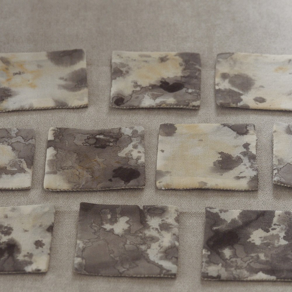 村上慶子 鉄錆柿渋 リバーシブル茶托8cm角 作家もの和食器通販”IVORY