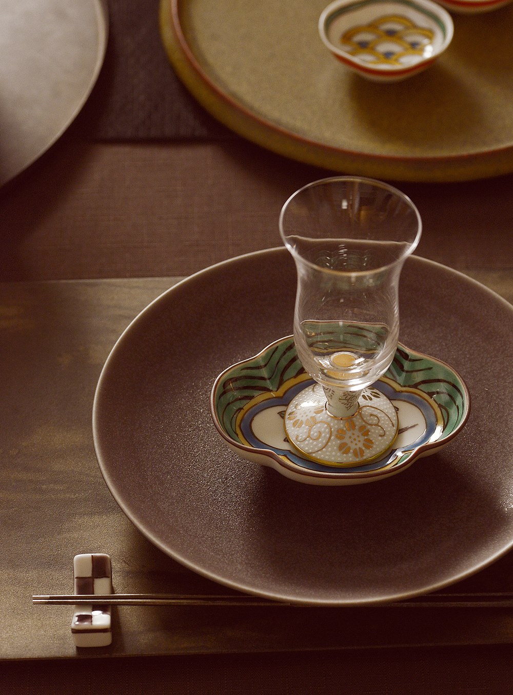 瑛生の器（九谷美陶園）｜市松文様一山箸置｜作家の器と暮らす。IVORY